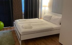 Köln Wohnung 4 min nähe von Hbf und Dom mit Garten ,Balkon&office